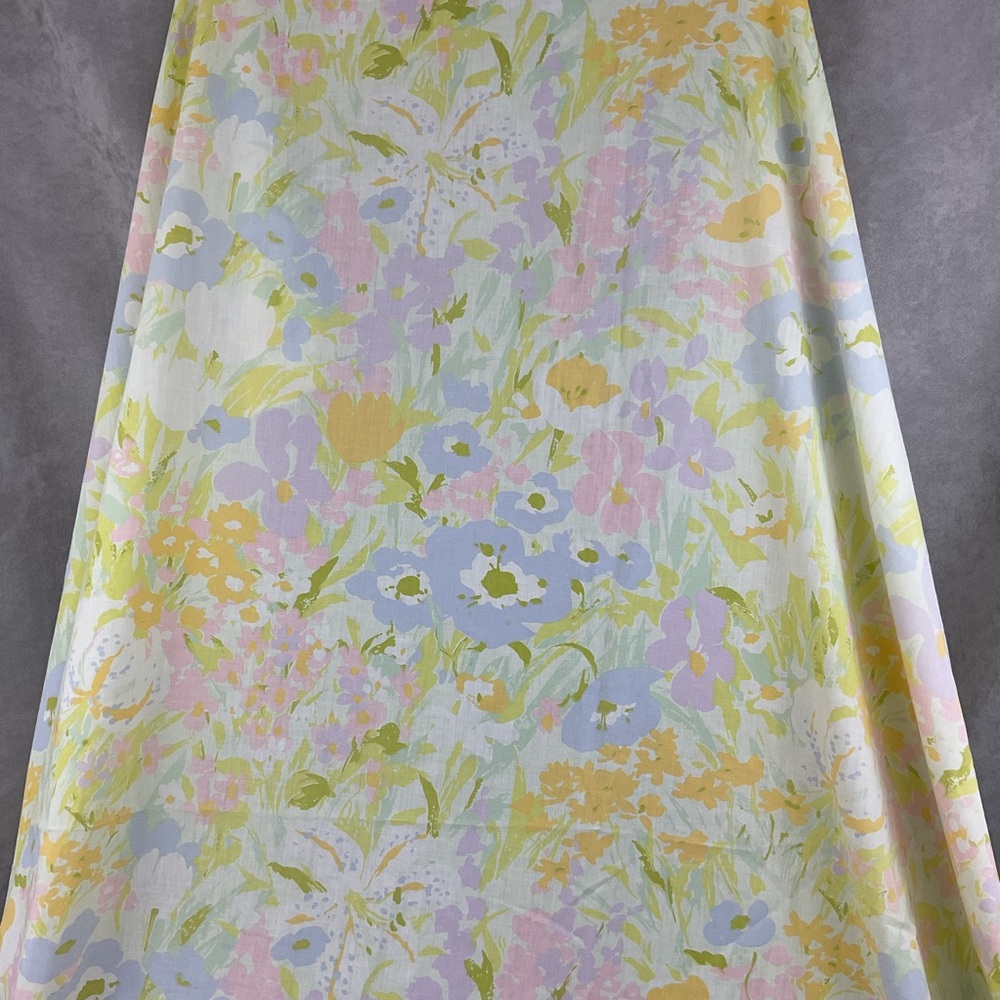 Reclaimed vintage flower power pastel floral fabric 61” x 60”